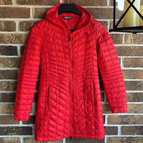 The North Face ThermoBall Eco Parka Red Jacket - Picture 10 of 15